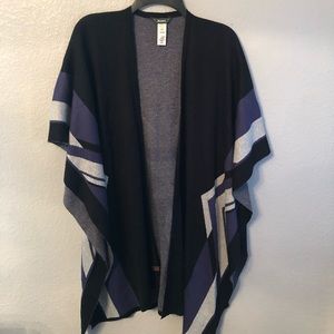 Roots cardigan/ponco Sweater